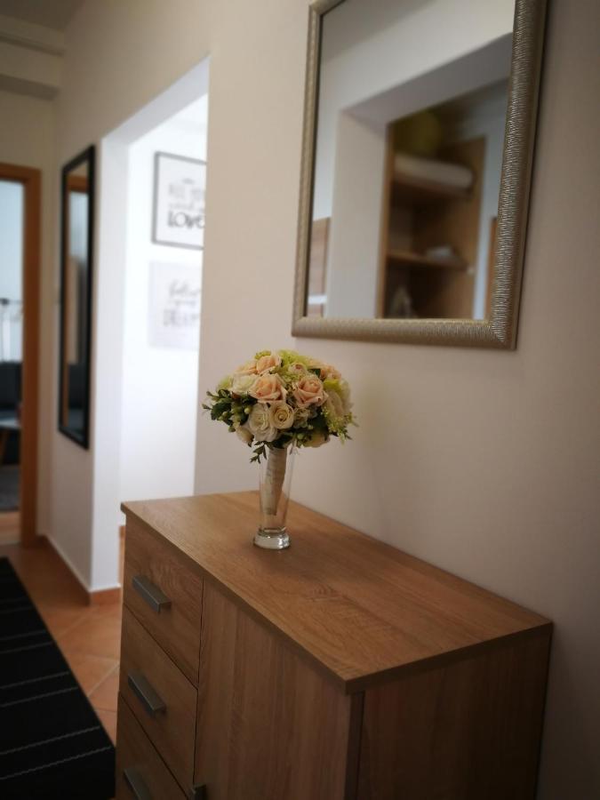 Voeroesmarty Apartman Miskolc - Belvaros - Downtown Bagian luar foto