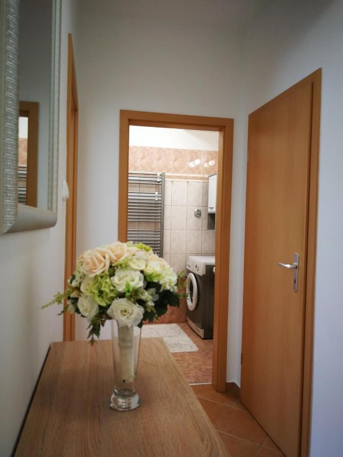 Voeroesmarty Apartman Miskolc - Belvaros - Downtown Bagian luar foto