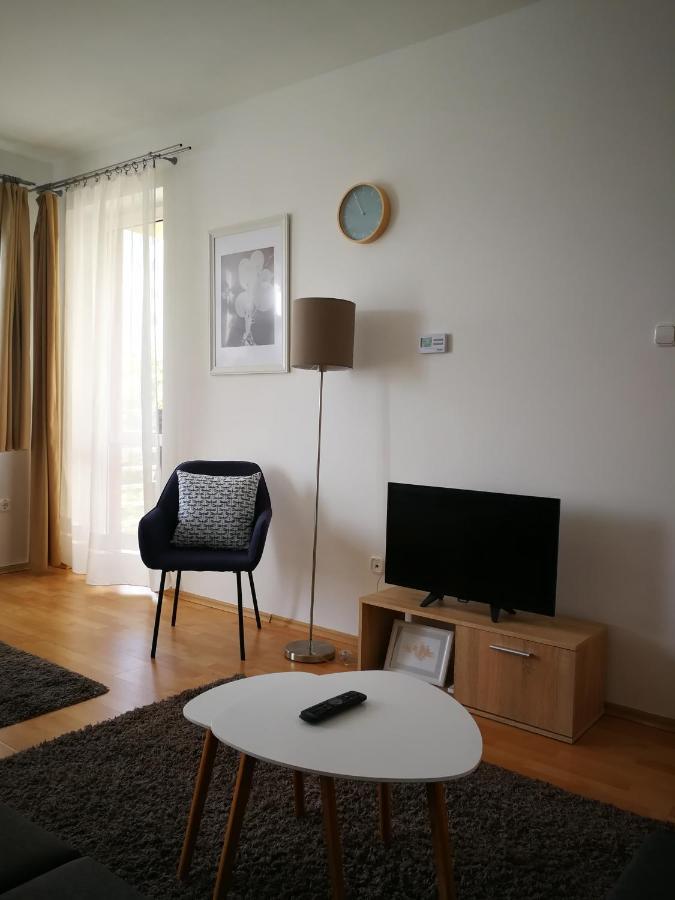Voeroesmarty Apartman Miskolc - Belvaros - Downtown Bagian luar foto